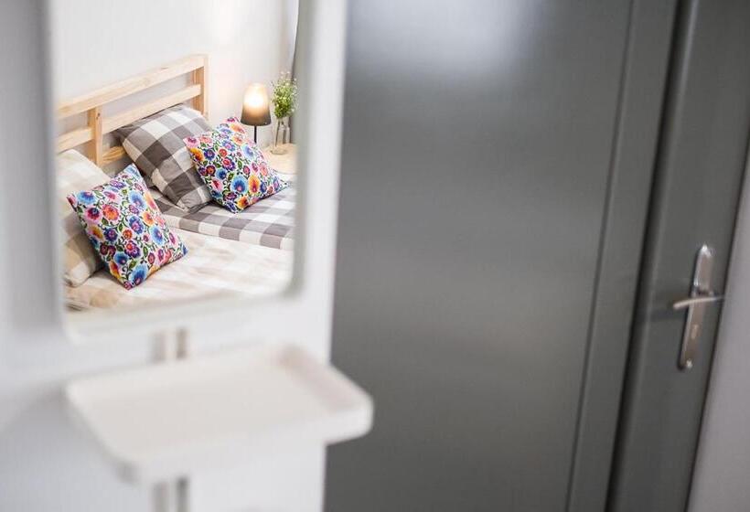 هتل Hostel Likehome