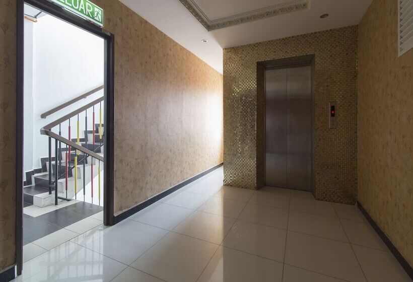 فندق Lebuh Queen City