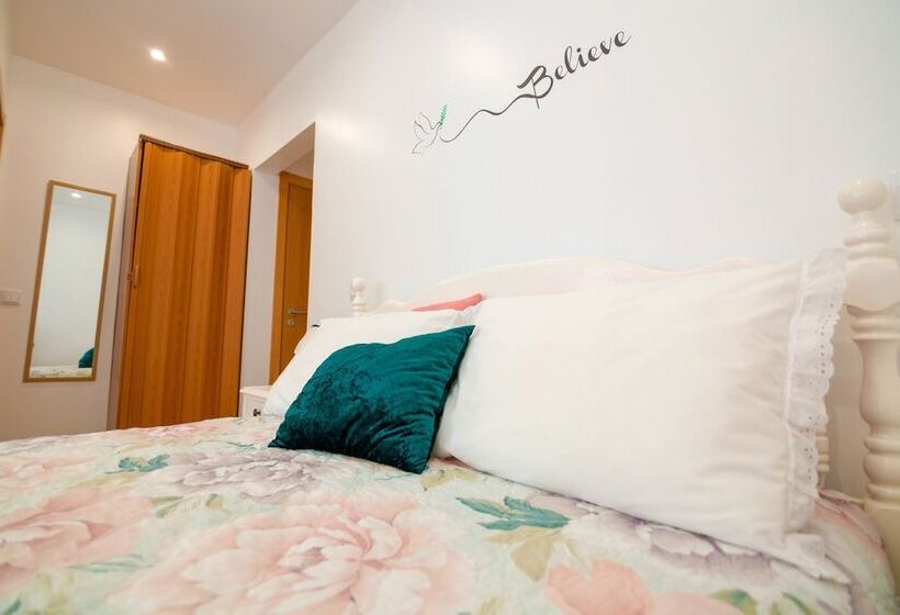فندق Mocho Guesthouse