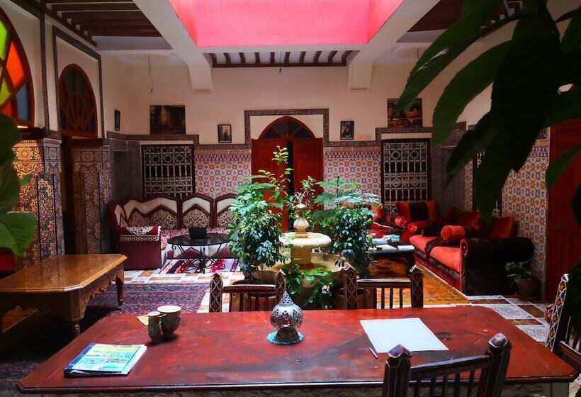 Otel Riad Itry Hostel
