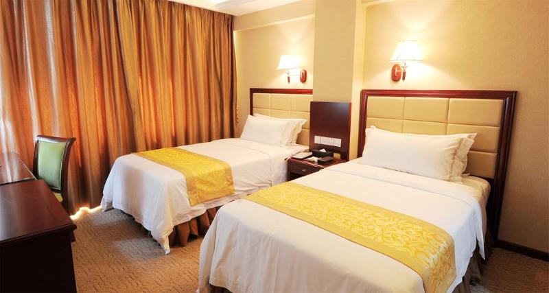 Отель Vienna  5.0 Qingyuan City Plaza Lianjiang Road