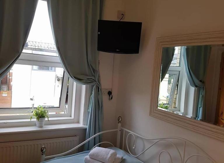 בית מלון כפרי A & B Guest House Cambridge Ltd