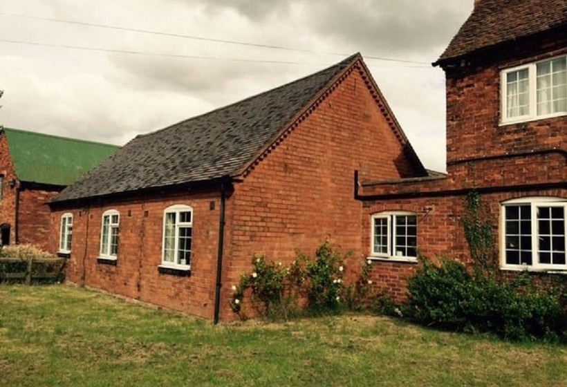 هتل Illshaw Heath Farm Guest Lodge