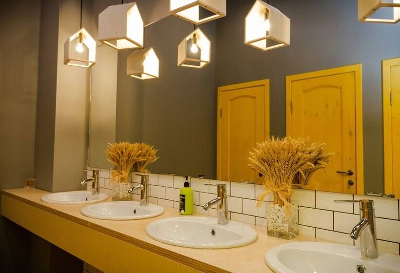 호텔 Inwood Hostel