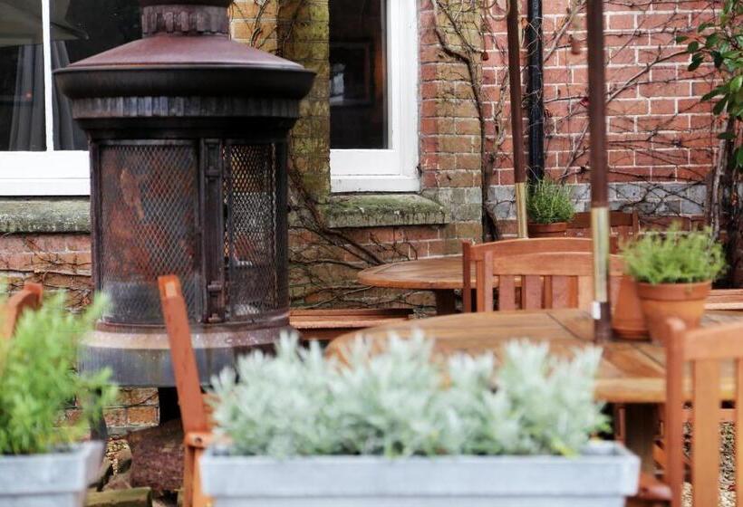 فندق King John Inn