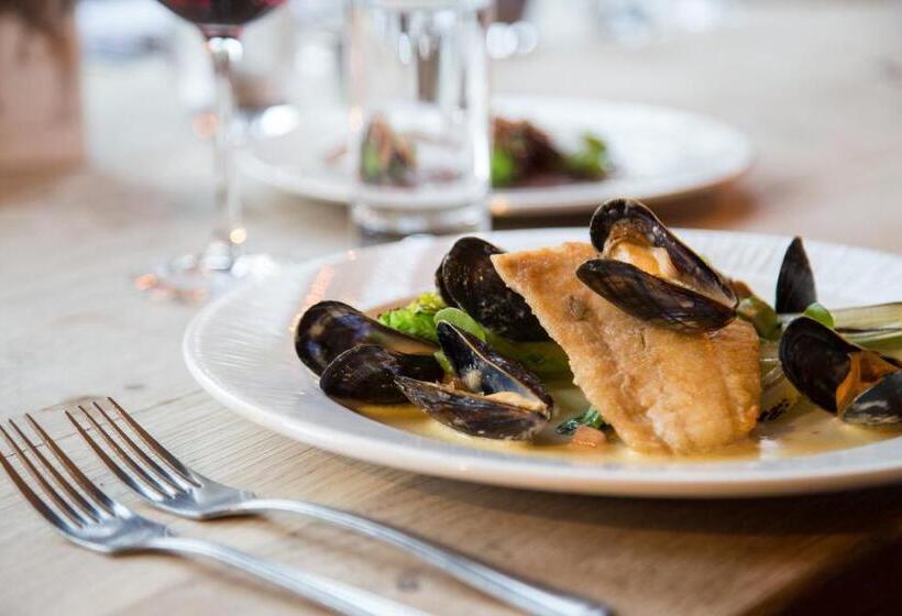 فندق King John Inn