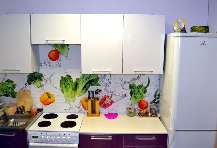 هتل Nerazluchniki Hostel