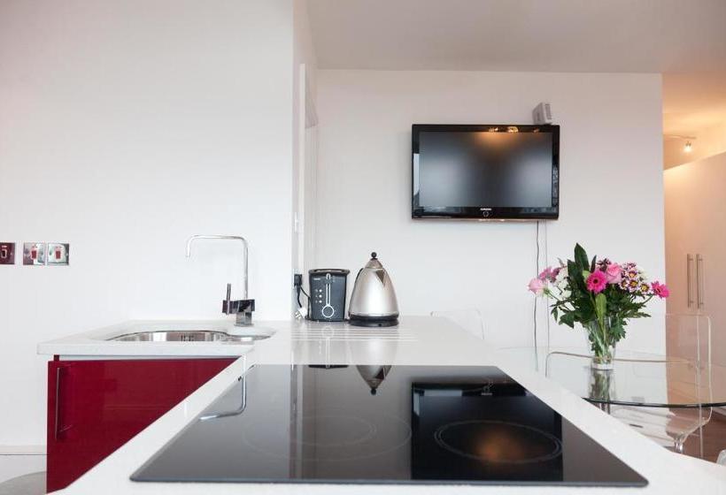 هتل Piccadilly Holiday Apartment