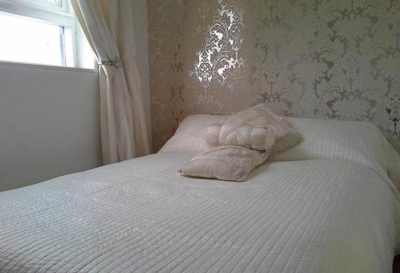 هتل Piccadilly Holiday Apartment
