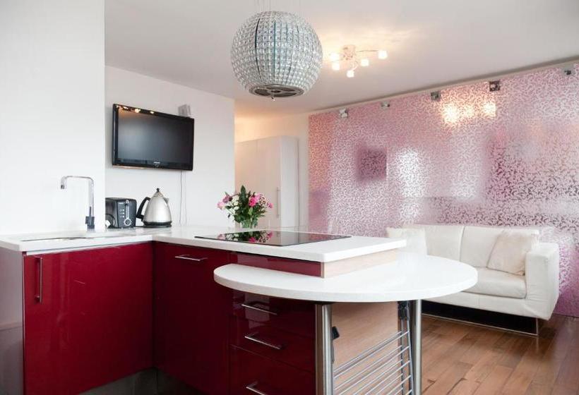 هتل Piccadilly Holiday Apartment