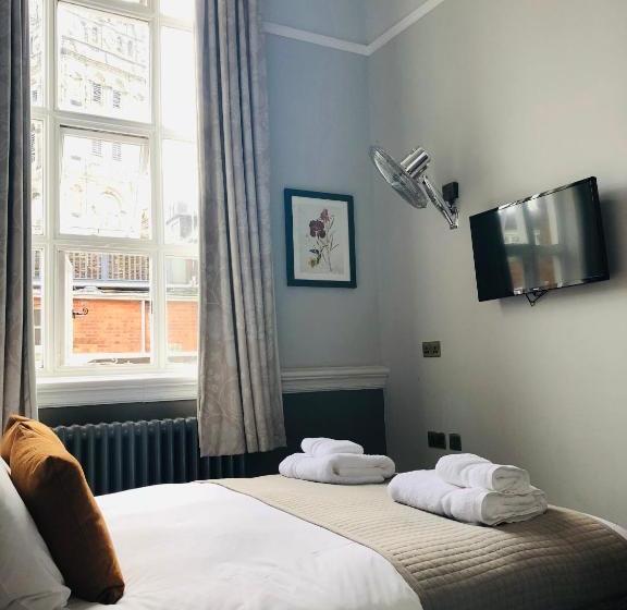 هتل The Old Coffee Tavern