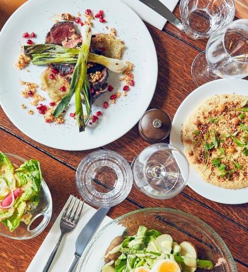 هتل The Old Coffee Tavern