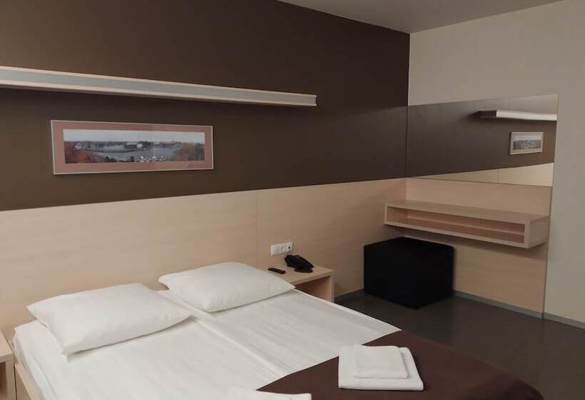 Kirovskie Dachi Motel