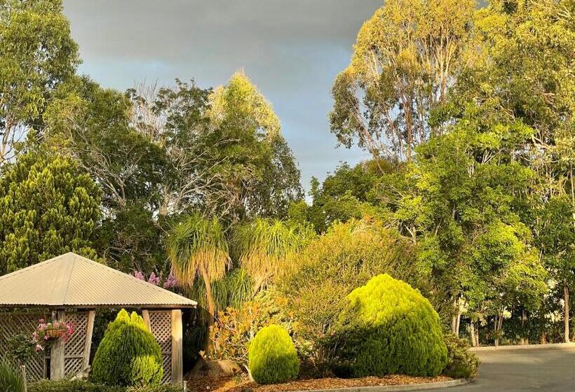 Crows Nest Motel