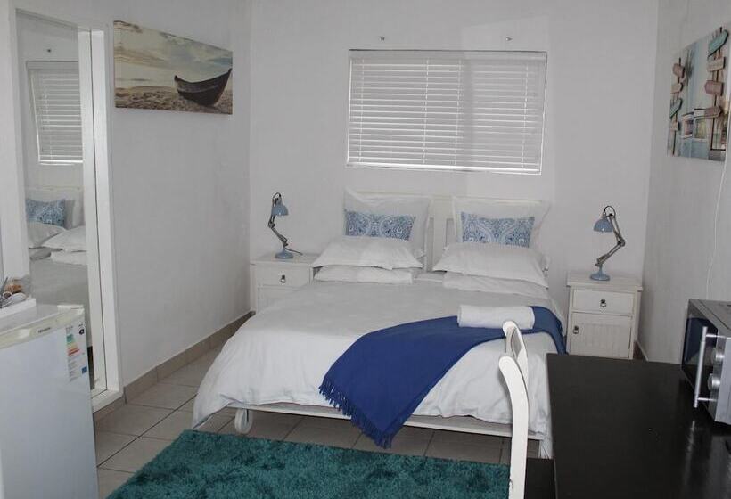 هتل Blue S Guest House