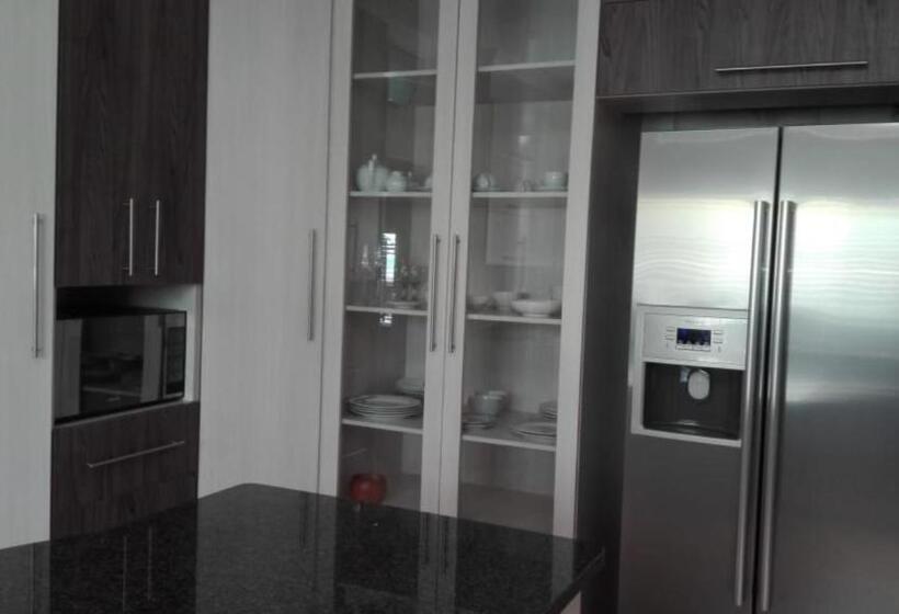 酒店 Estoby Executive Guest House