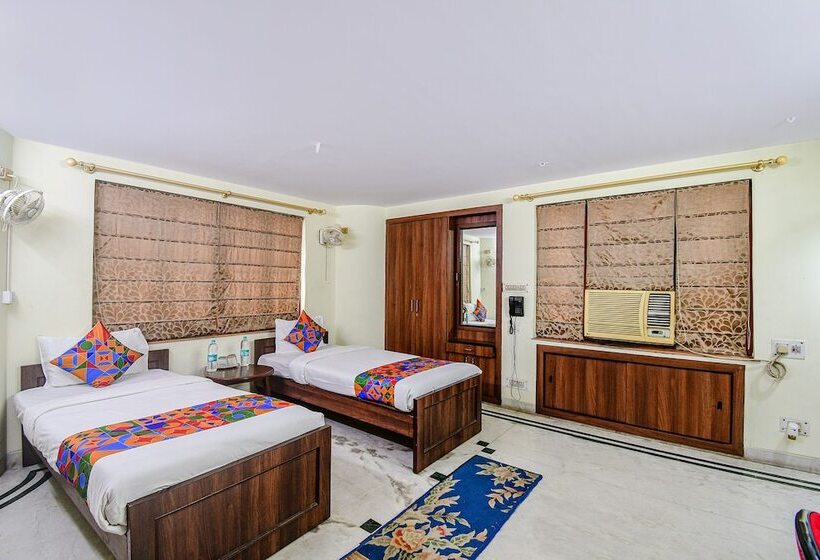 בית מלון כפרי Fabexpress Ullash Residency