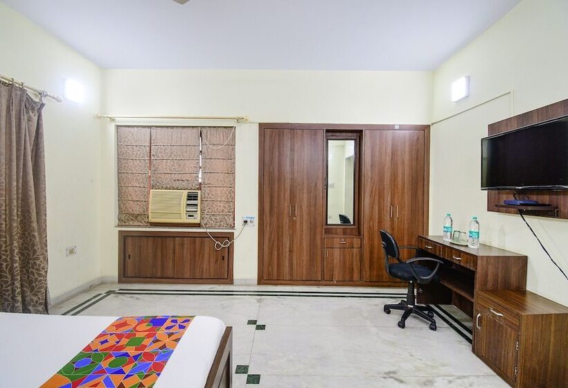 ホテル Fabexpress Ullash Residency