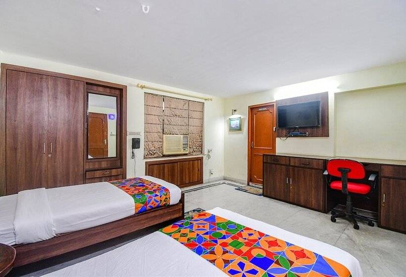 בית מלון כפרי Fabexpress Ullash Residency