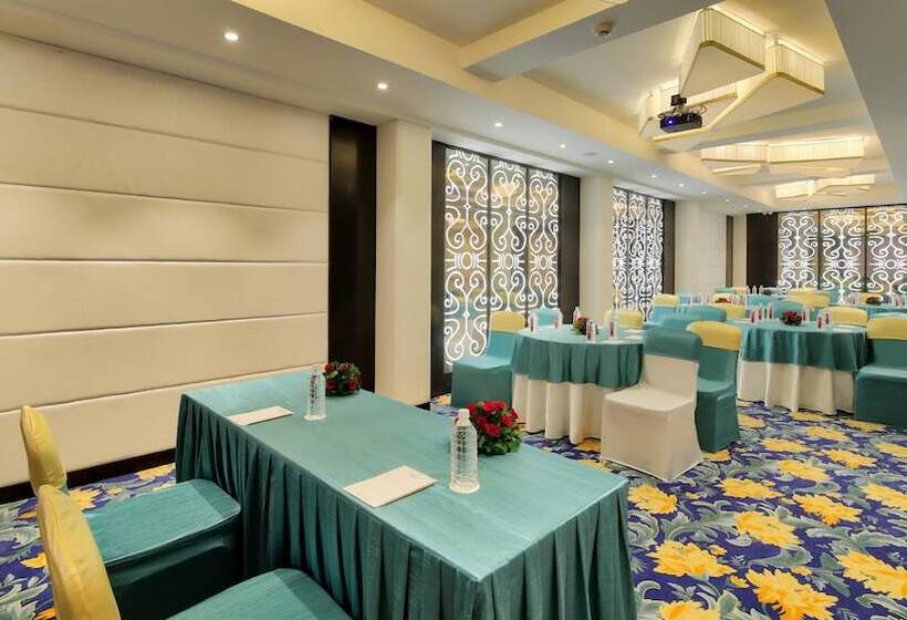 בית מלון כפרי Golden Tulip Essential Jaipur