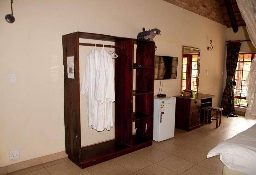 Отель Lazy Lion Lodge