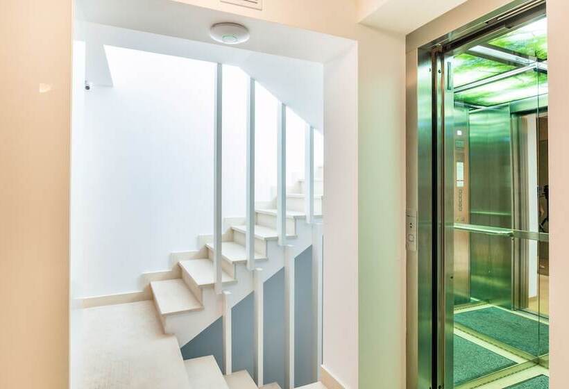 هتل Venis Boutique