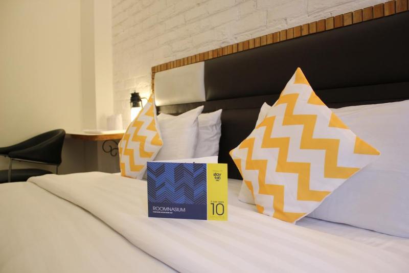Fabhotel Daffodils Ii