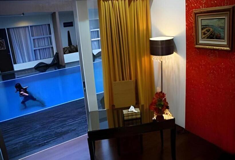 هتل Aie Angek Cottage