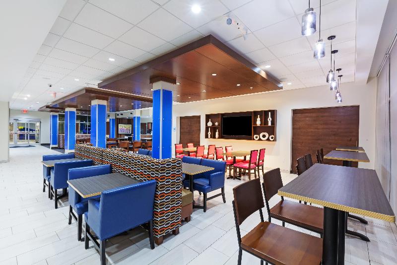 בית מלון כפרי Holiday Inn Express & Suites Tulsa South   Woodland Hills, An Ihg