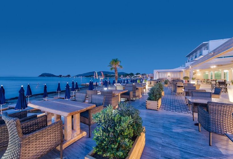 هتل Mandala Seafront Suites