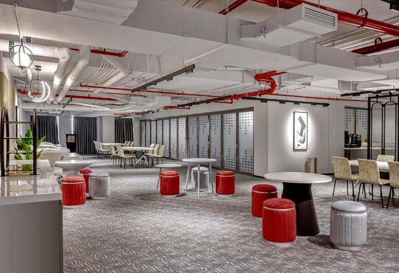 ホテル Millennium Atria Business Bay