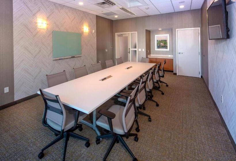 هتل Springhill Suites By Marriott Newark Downtown