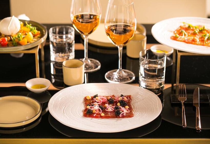 The Pantheon Iconic Rome Hotel, Autograph Collection