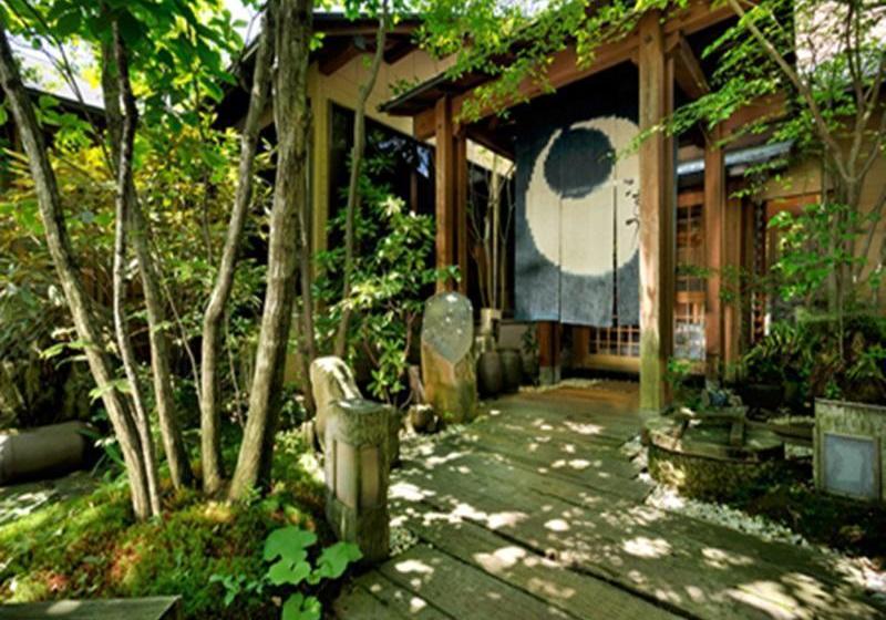 Отель Tsumikusa No Yado Komatsu Ryokan