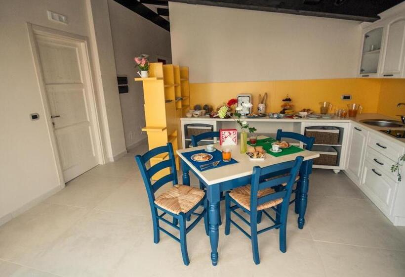 هتل B&b I Fiori Del Mare