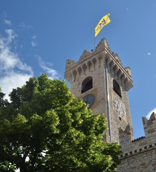 هتل B&b La Loggia Del Castello