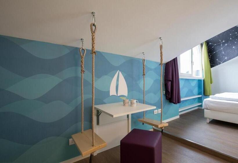 هتل Holiday Iv Gardan