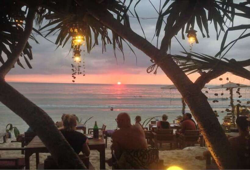 فندق Jj Beach Resort