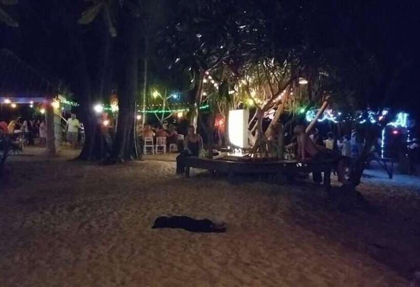 酒店 Phayam Coconut Beach Resort