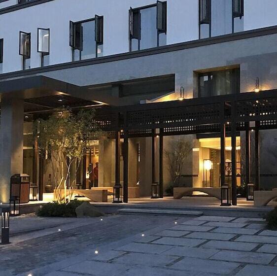 בית מלון כפרי The Lucid Resort