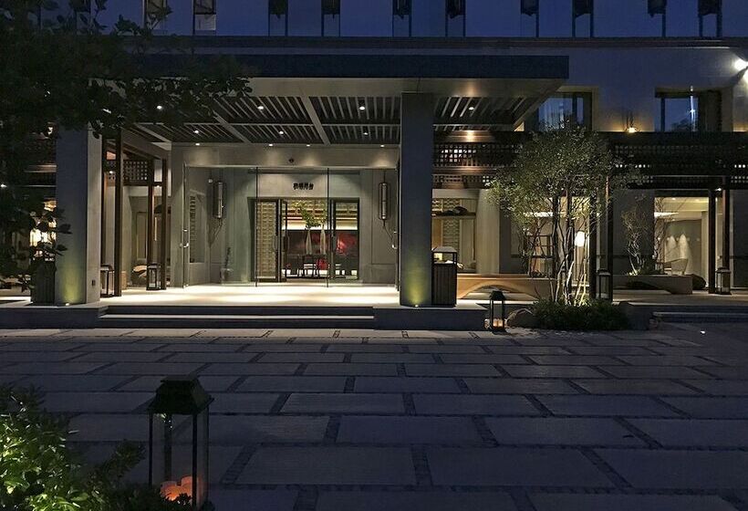 בית מלון כפרי The Lucid Resort