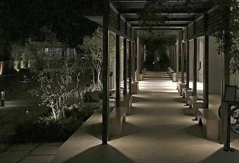 בית מלון כפרי The Lucid Resort