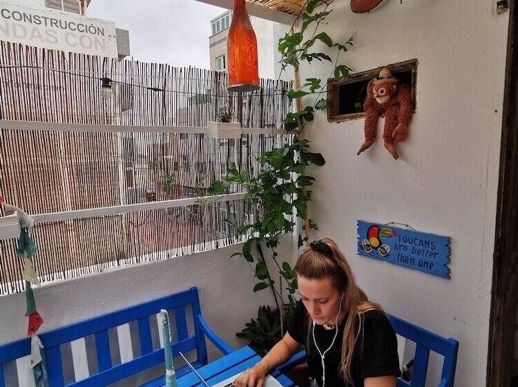 La Ventana Azul Surf Hostel