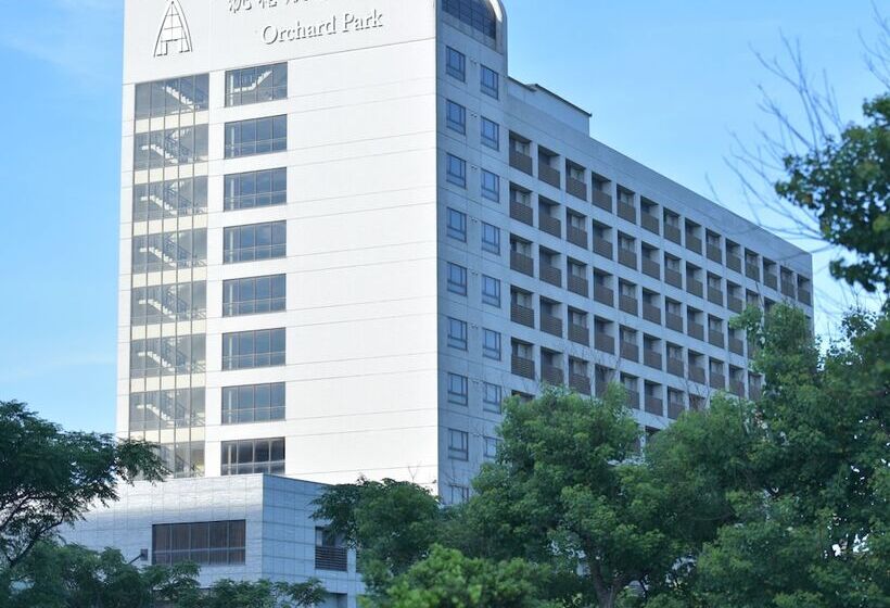 هتل Orchard Park  New Wing