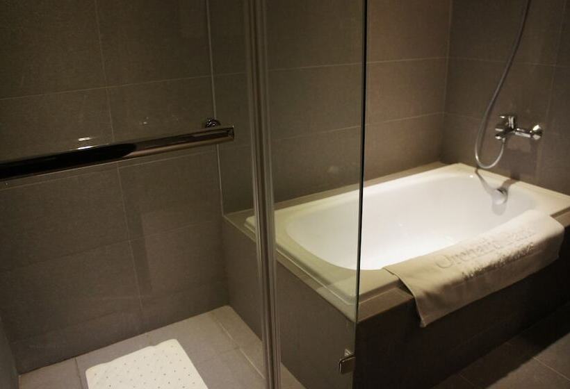 هتل Orchard Park  New Wing