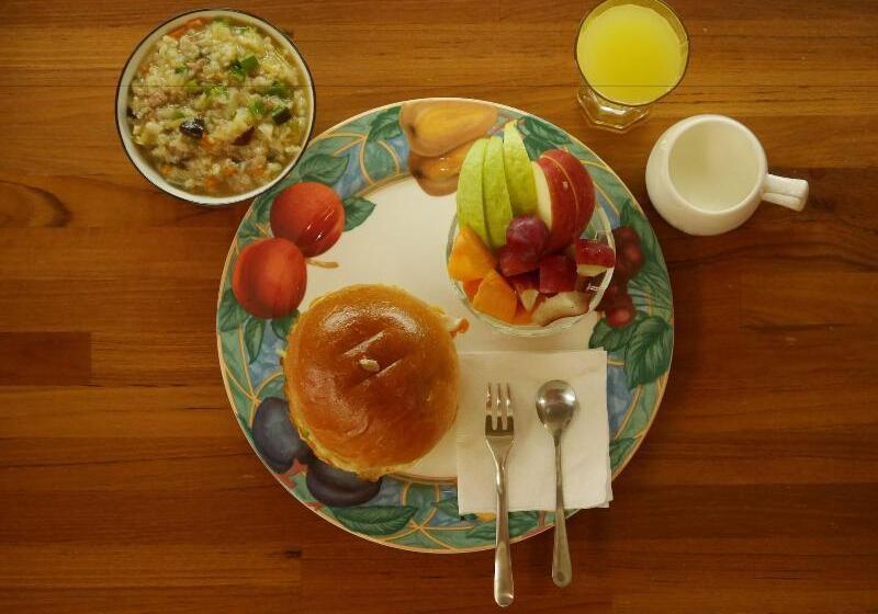 هتل White Pine Village