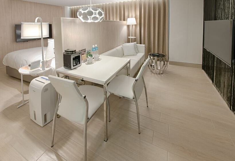 Six Star Motel  Taoyuan