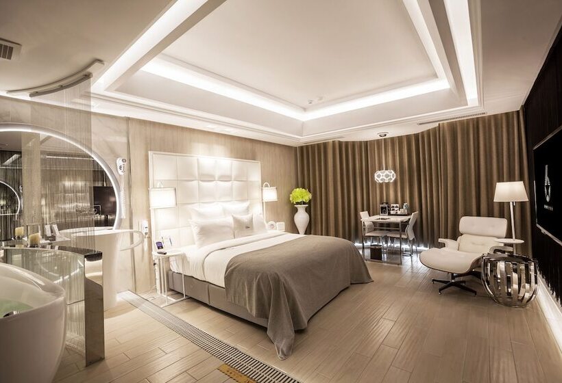 Six Star Motel  Taoyuan