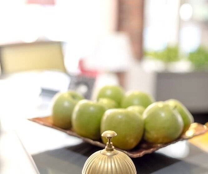 The Corner Inn Hotels By Suit