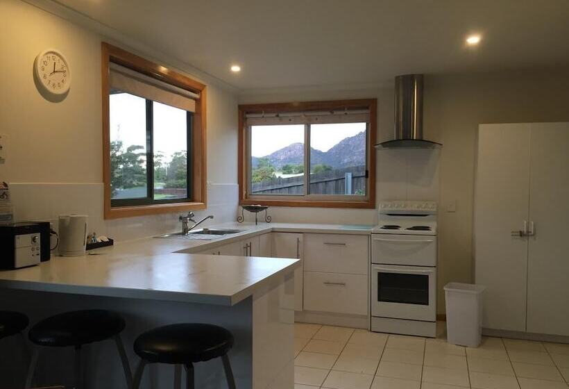 فندق Gumnut Cottage